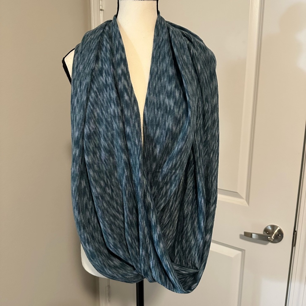 Tickled Pink Space Dye Infinity Scarf EUC‎